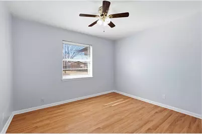 242 W Cober Drive, Grand Prairie, TX 75051 - Photo 11