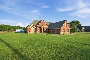 148 Fossil Rock Dr, Azle, TX 76020 - Photo 1
