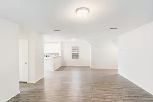 405 Glendale Rd, Van Alstyne, TX 75495 - Photo 5
