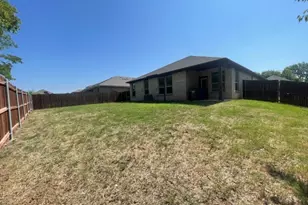 2607 Golden Bell Dr, Glenn Heights, TX 75154 - Photo 3