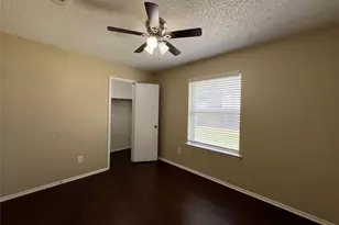 7041 Crosstimbers Ln, North Richland Hills, TX 76182 - Photo 9