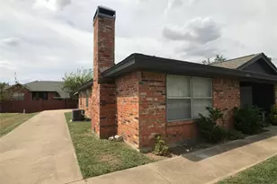 7041 Crosstimbers Ln, North Richland Hills, TX 76182 - Photo 1