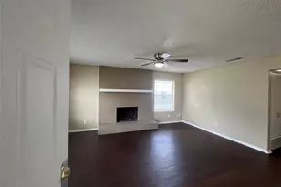 7041 Crosstimbers Ln, North Richland Hills, TX 76182 - Photo 3
