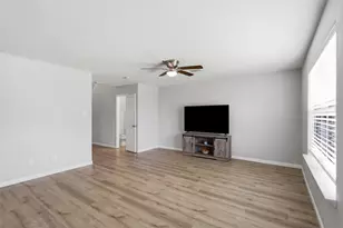 612 Lazy Crest Dr, Fort Worth, TX 76140 - Photo 9