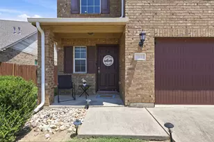 612 Lazy Crest Dr, Fort Worth, TX 76140 - Photo 3
