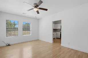406 E Grayson St, Leonard, TX 75452 - Photo 5