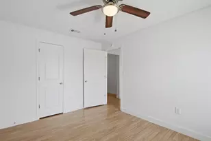 406 E Grayson St, Leonard, TX 75452 - Photo 7