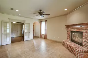 202 Captains Ct, Granbury, TX 76049 - Photo 7