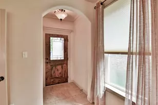 202 Captains Ct, Granbury, TX 76049 - Photo 3