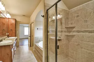 202 Captains Ct, Granbury, TX 76049 - Photo 23