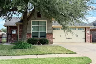 202 Captains Ct, Granbury, TX 76049 - Photo 1