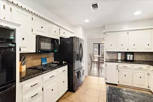 110 Bois D Arc St, Tom Bean, TX 75491 - Photo 11