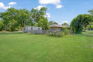 110 Bois D Arc St, Tom Bean, TX 75491 - Photo 39