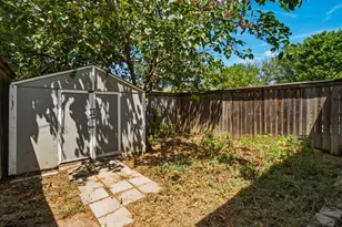 538 Harvest Hill St, Lewisville, TX 75067 - Photo 23