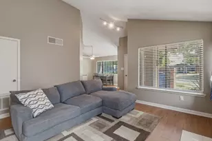 538 Harvest Hill St, Lewisville, TX 75067 - Photo 7