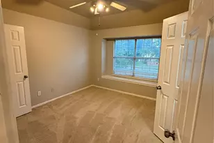 9702 Windy Hollow Dr, Irving, TX 75063 - Photo 17