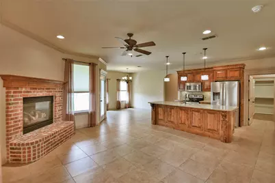202 Captains Court, Granbury, TX 76049 - Photo 5