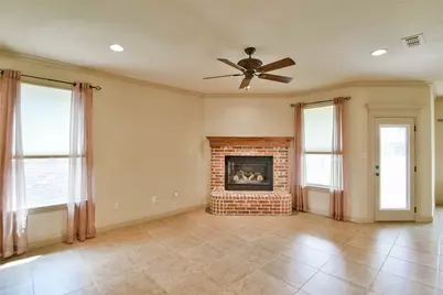 202 Captains Court, Granbury, TX 76049 - Photo 9