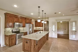202 Captains Ct, Granbury, TX 76049 - Photo 15
