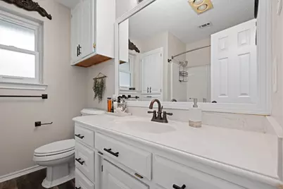 425 Sherwood Court, Burleson, TX 76028 - Photo 25