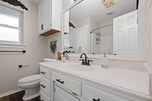 425 Sherwood Ct, Burleson, TX 76028 - Photo 25