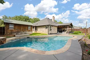 425 Sherwood Ct, Burleson, TX 76028 - Photo 31