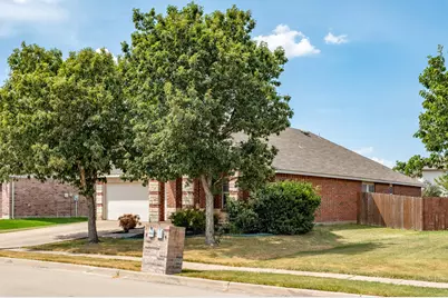 4605 Prairie Crossing Drive, Fort Worth, TX 76244 - Photo 3