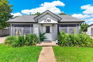 907 N Goliad St, Rockwall, TX 75087 - Photo 1