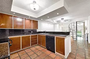 103 W Northgate Dr, Irving, TX 75062 - Photo 9