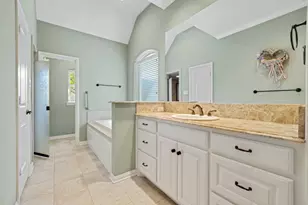 1904 Melbourne Dr, Pantego, TX 76013 - Photo 21