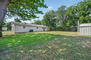 1022 Denton Dr, Euless, TX 76039 - Photo 31
