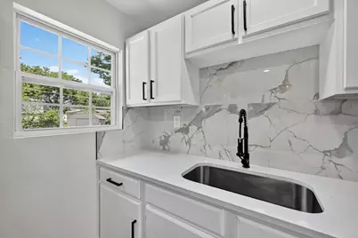 1022 Denton Drive, Euless, TX 76039 - Photo 17
