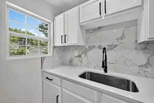 1022 Denton Dr, Euless, TX 76039 - Photo 17