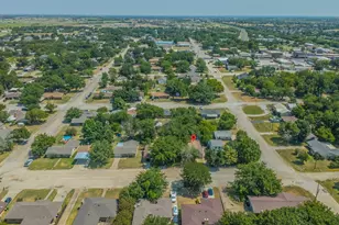 310 Jagoe St, Krum, TX 76249 - Photo 3