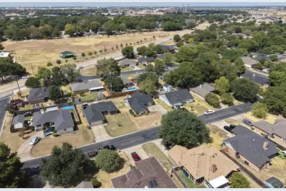 107 Modene Avenue, Waxahachie, TX 75165 - Photo 3