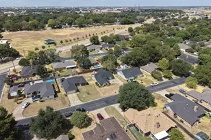 107 Modene Ave, Waxahachie, TX 75165 - Photo 3