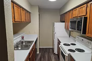 9605 Walnut St, Dallas, TX 75243 - Photo 3