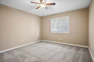 7710 Sweetgum Dr, Irving, TX 75063 - Photo 35