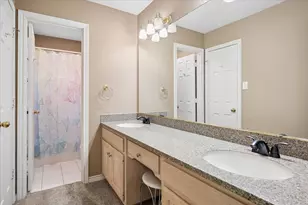 7710 Sweetgum Dr, Irving, TX 75063 - Photo 31