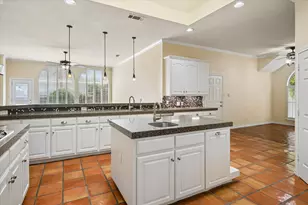 7710 Sweetgum Dr, Irving, TX 75063 - Photo 25