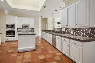 7710 Sweetgum Dr, Irving, TX 75063 - Photo 23