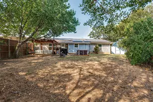 3217 Meadow Wood Ln, Bedford, TX 76021 - Photo 23