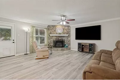 3217 Meadow Wood Lane, Bedford, TX 76021 - Photo 5