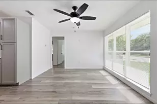 810 N Carrier Pkwy, Grand Prairie, TX 75050 - Photo 11