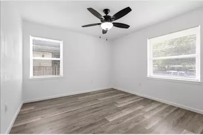 810 N Carrier Parkway, Grand Prairie, TX 75050 - Photo 21