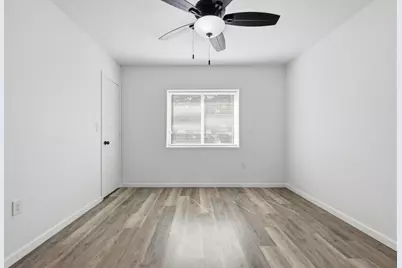 810 N Carrier Parkway, Grand Prairie, TX 75050 - Photo 23