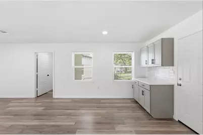 810 N Carrier Parkway, Grand Prairie, TX 75050 - Photo 17