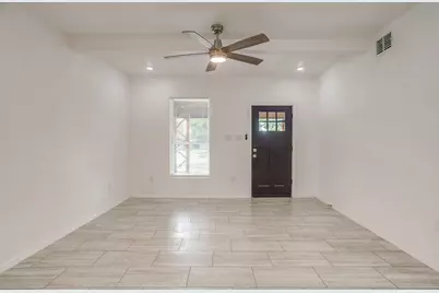 2214 Pearl Avenue, Fort Worth, TX 76164 - Photo 3