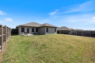 121 Willowbend Loop, Mabank, TX 75147 - Photo 5