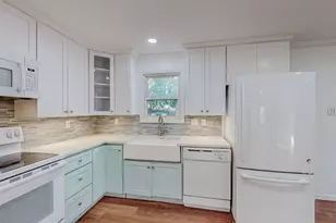700 Broadway Ave, Euless, TX 76040 - Photo 9